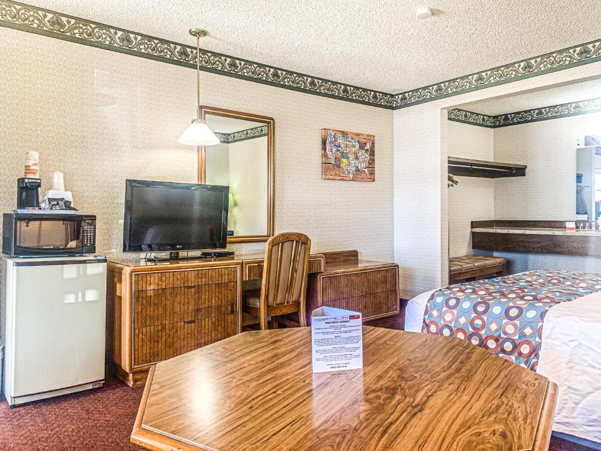 Econo Lodge Inn & Suites Winnemucca Exterior photo